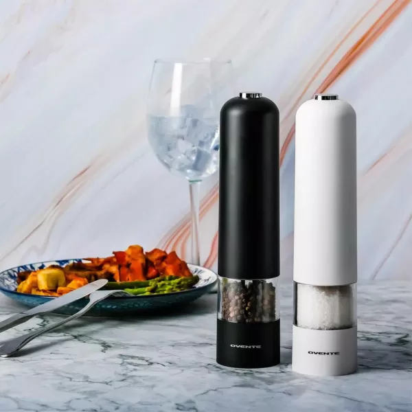 Ovente Salt and Pepper Grinder Set, Battery Operated 4 AA, Black and White