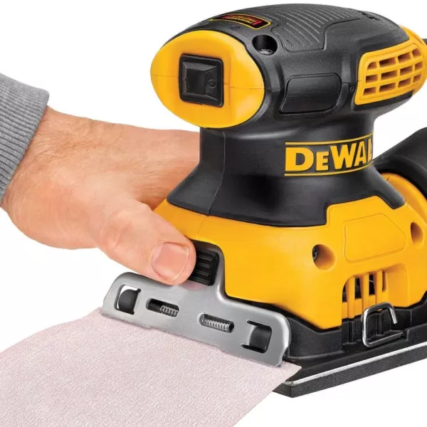 DEWALT 2.3 Amp 1/4 Sheet Sander