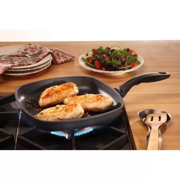 Swiss Diamond Classic Series 11 in. Cast Aluminum Nonstick Square Frying Pan in Gray