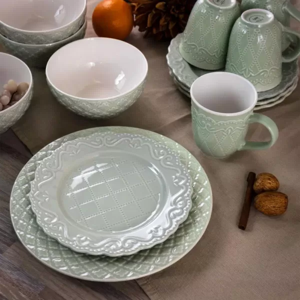 Gibson Home Quilted Eyelet 16-Piece Round Light Grey Fine Ceramic Dinnerware Set (Service for 4)