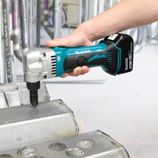 Makita 18-Volt 5.0Ah LXT Lithium-Ion Cordless 16-Gauge Nibbler Kit